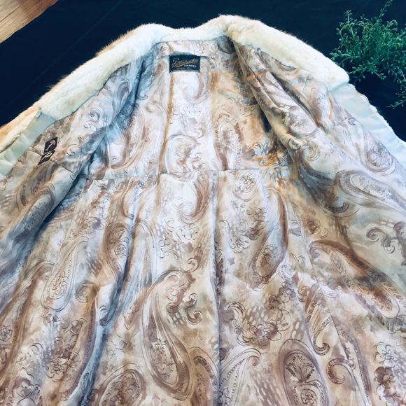 AUTHENTIC MUSCRAT AND LEATHER FUR COAT 🧥 - Picture 4 of 6